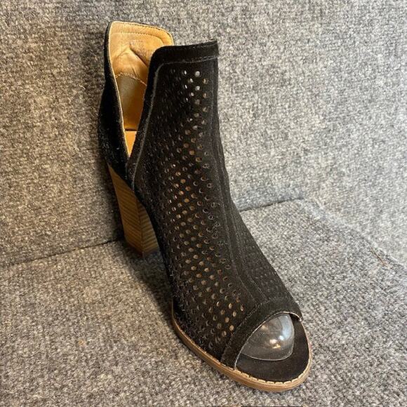 Lucky Brand Larise Bootie Womens 9 Black Suede Perforated Slip On Block Heel - Picture 10 of 10